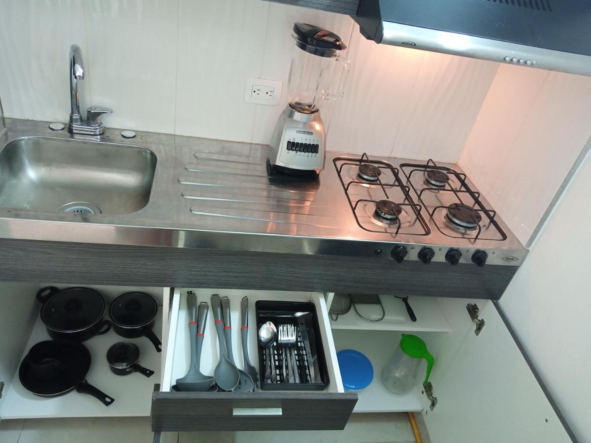 Vip Apartasuites Rosales Medellín Buitenkant foto