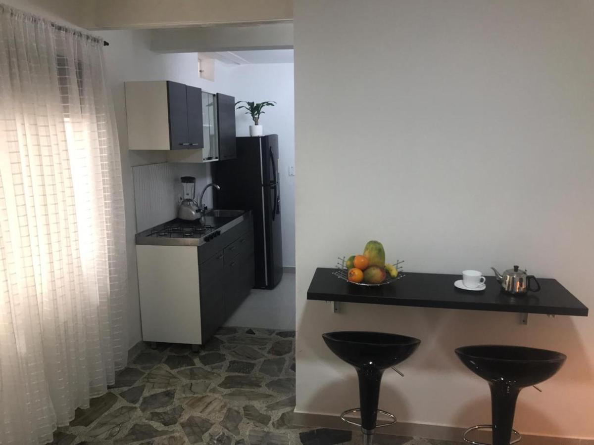 Vip Apartasuites Rosales Medellín Buitenkant foto