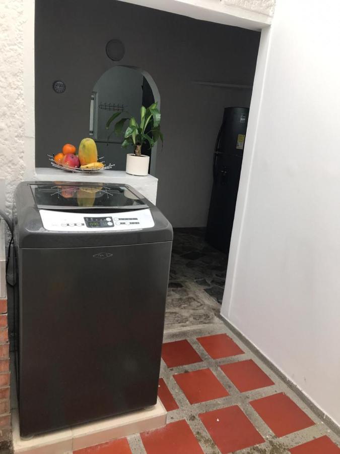 Vip Apartasuites Rosales Medellín Buitenkant foto