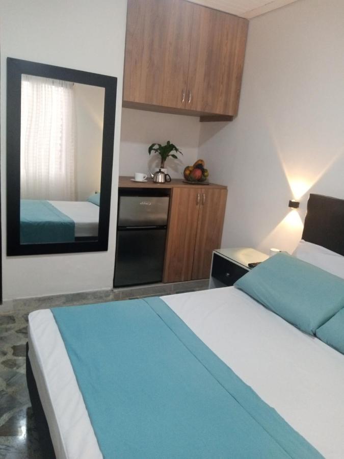 Vip Apartasuites Rosales Medellín Buitenkant foto