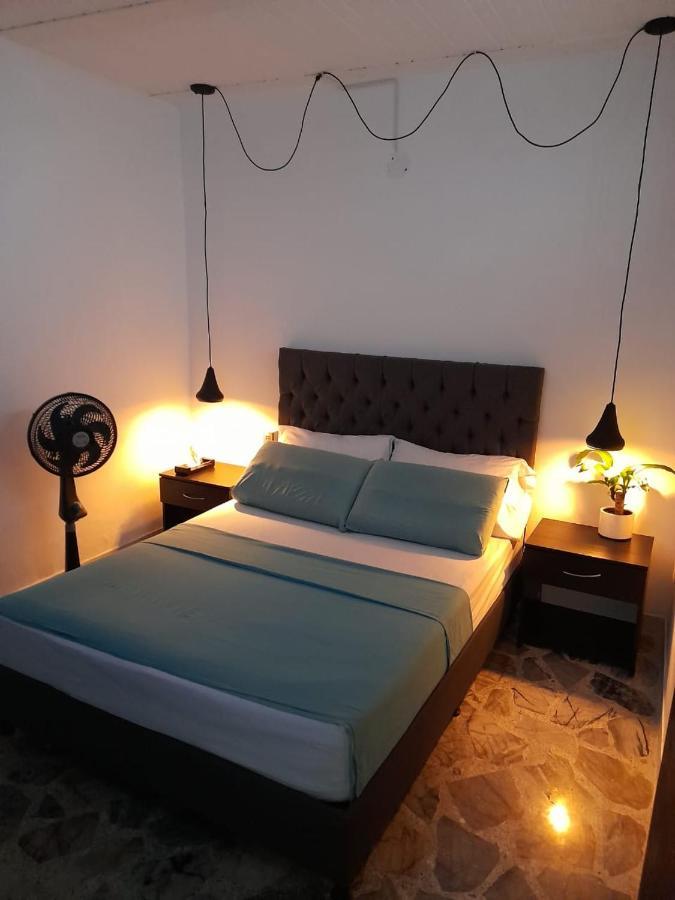 Vip Apartasuites Rosales Medellín Buitenkant foto