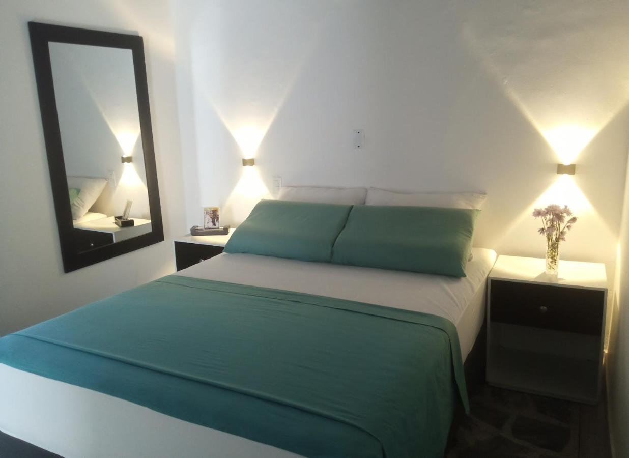 Vip Apartasuites Rosales Medellín Buitenkant foto