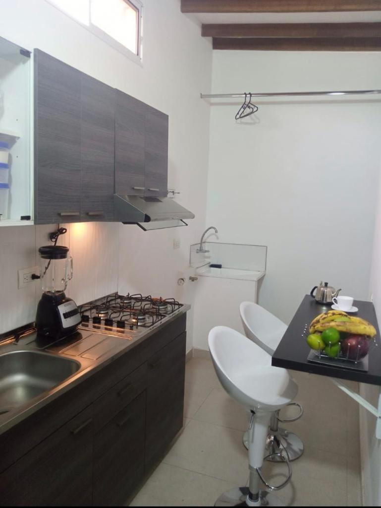 Vip Apartasuites Rosales Medellín Buitenkant foto