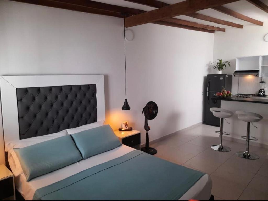 Vip Apartasuites Rosales Medellín Buitenkant foto