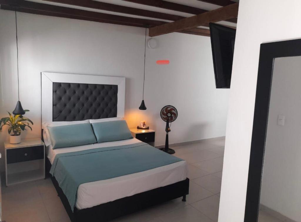 Vip Apartasuites Rosales Medellín Buitenkant foto