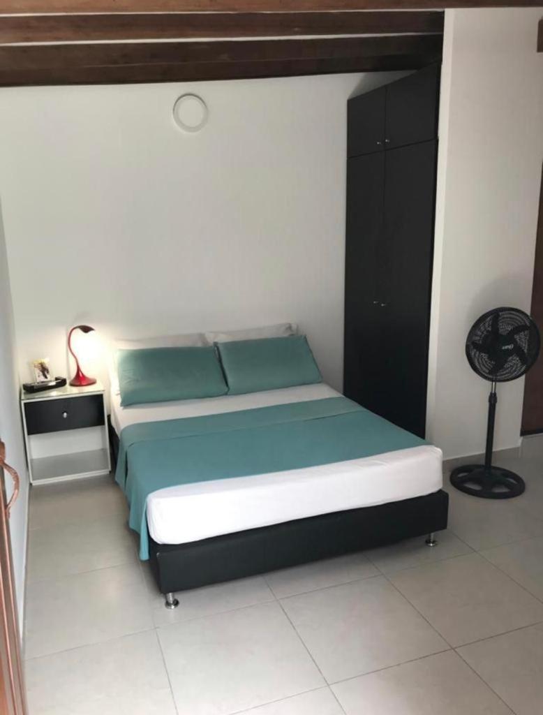 Vip Apartasuites Rosales Medellín Buitenkant foto