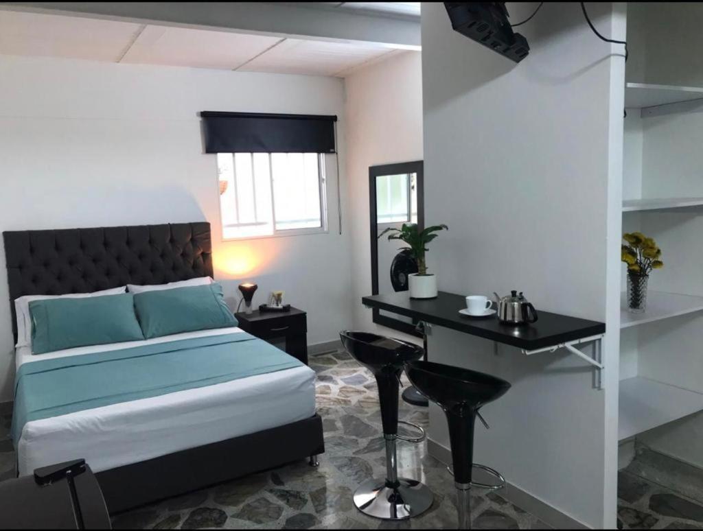 Vip Apartasuites Rosales Medellín Buitenkant foto