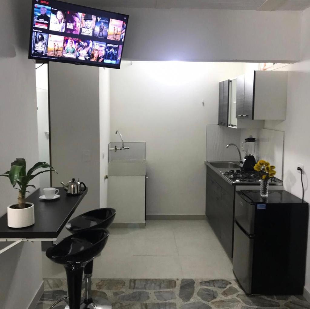 Vip Apartasuites Rosales Medellín Buitenkant foto