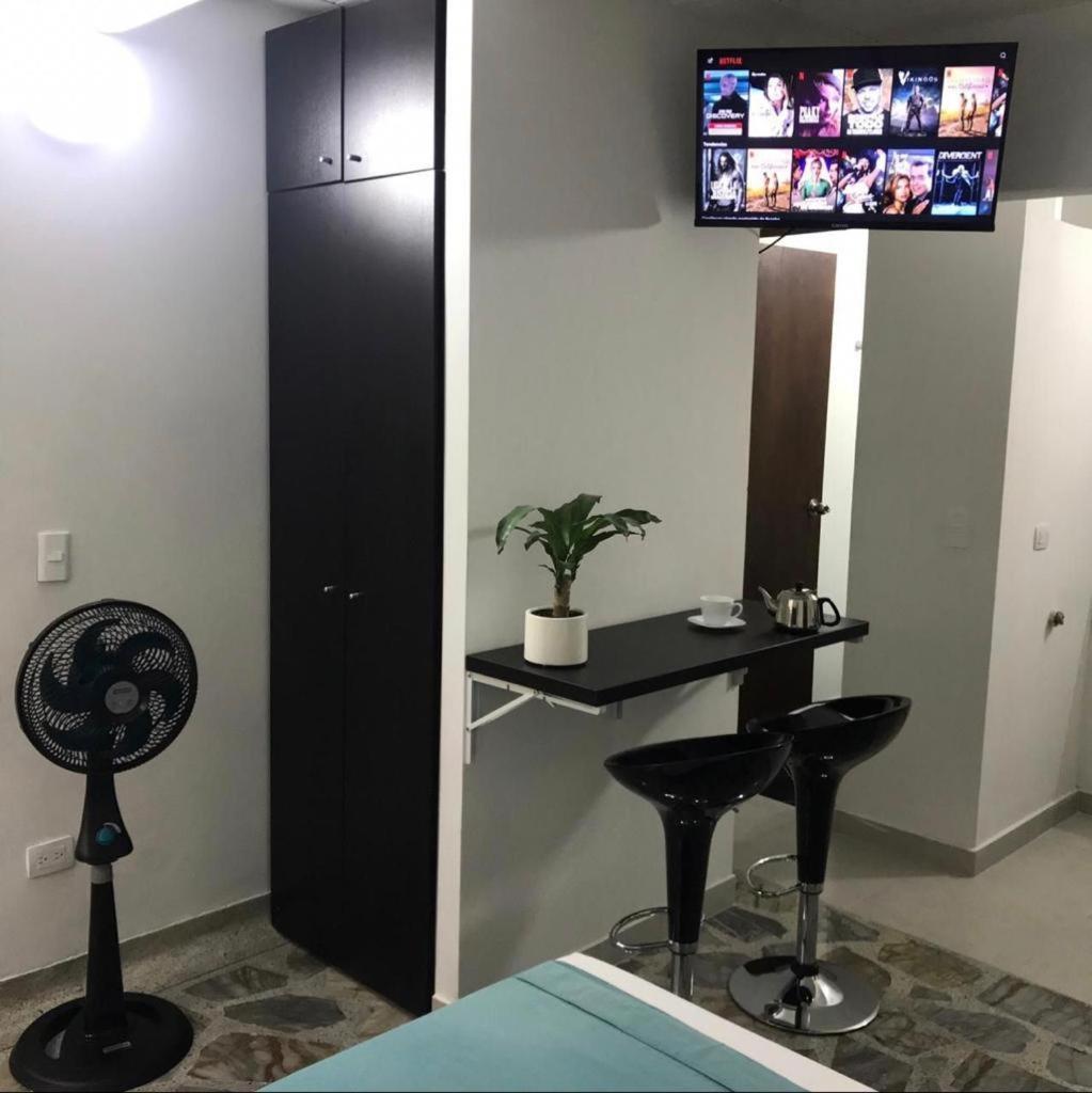 Vip Apartasuites Rosales Medellín Buitenkant foto
