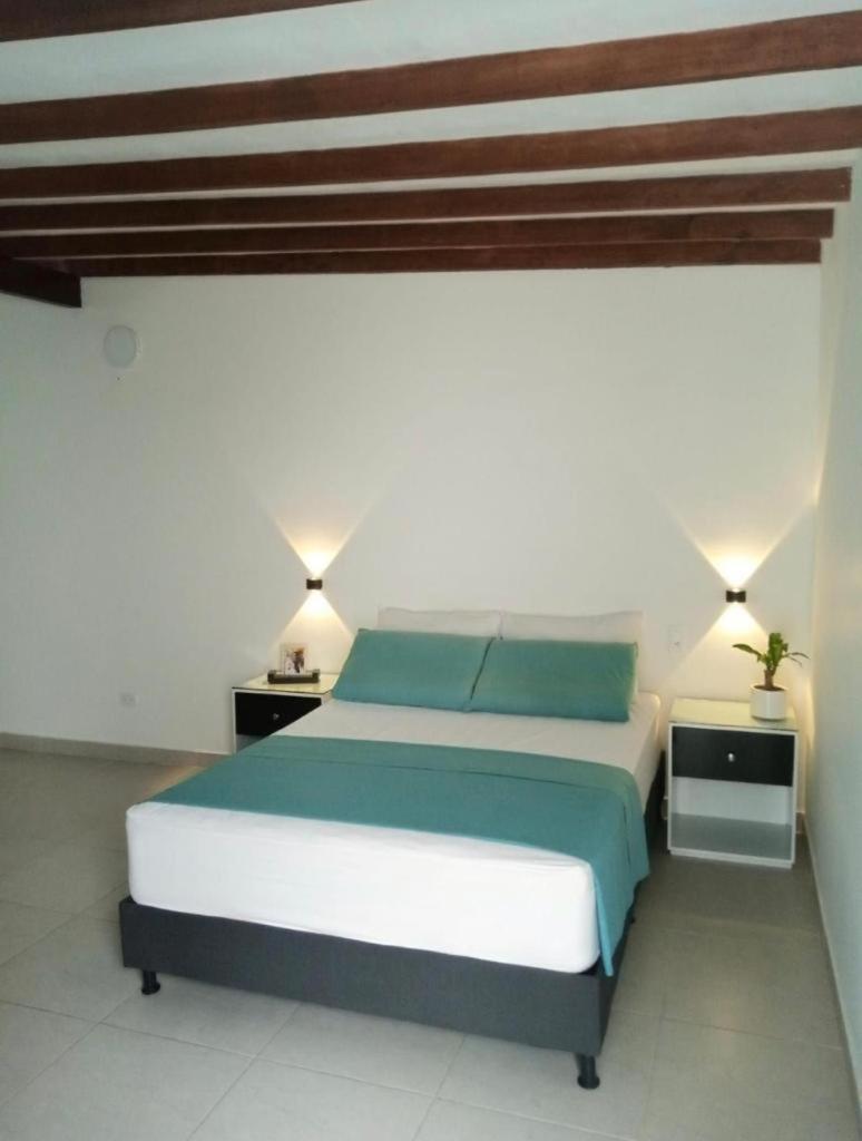 Vip Apartasuites Rosales Medellín Buitenkant foto