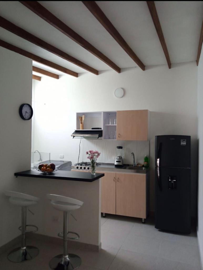 Vip Apartasuites Rosales Medellín Buitenkant foto